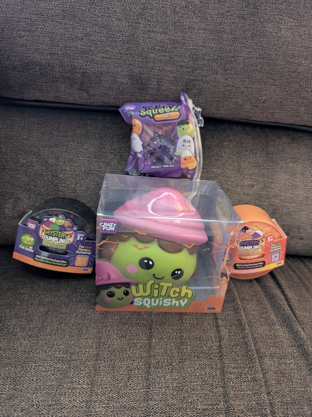 Halloween Mystery Dumplings, Witch Squishy & Taba Bat Squishy